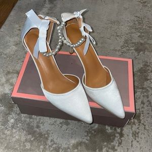 NWT pearl pumps